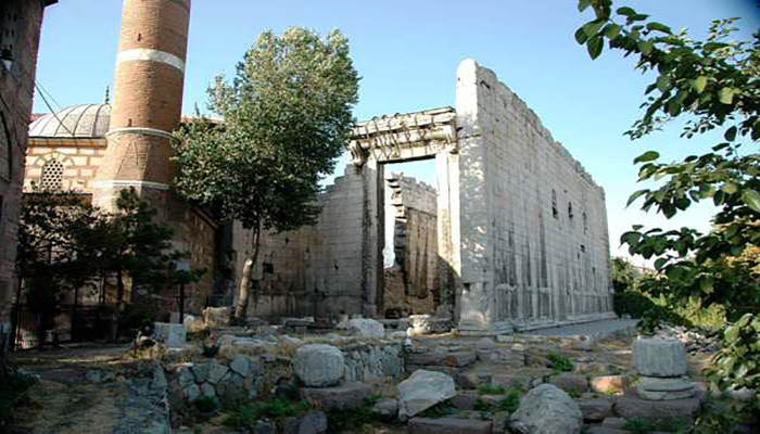 معبد آگوستوس
